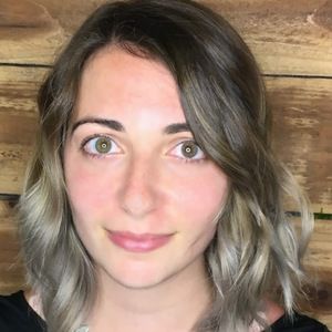 Meet your Posher, Lauren